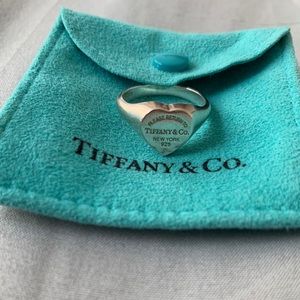 Tiffany & Co Return to Tiffany Heart Signet ring
